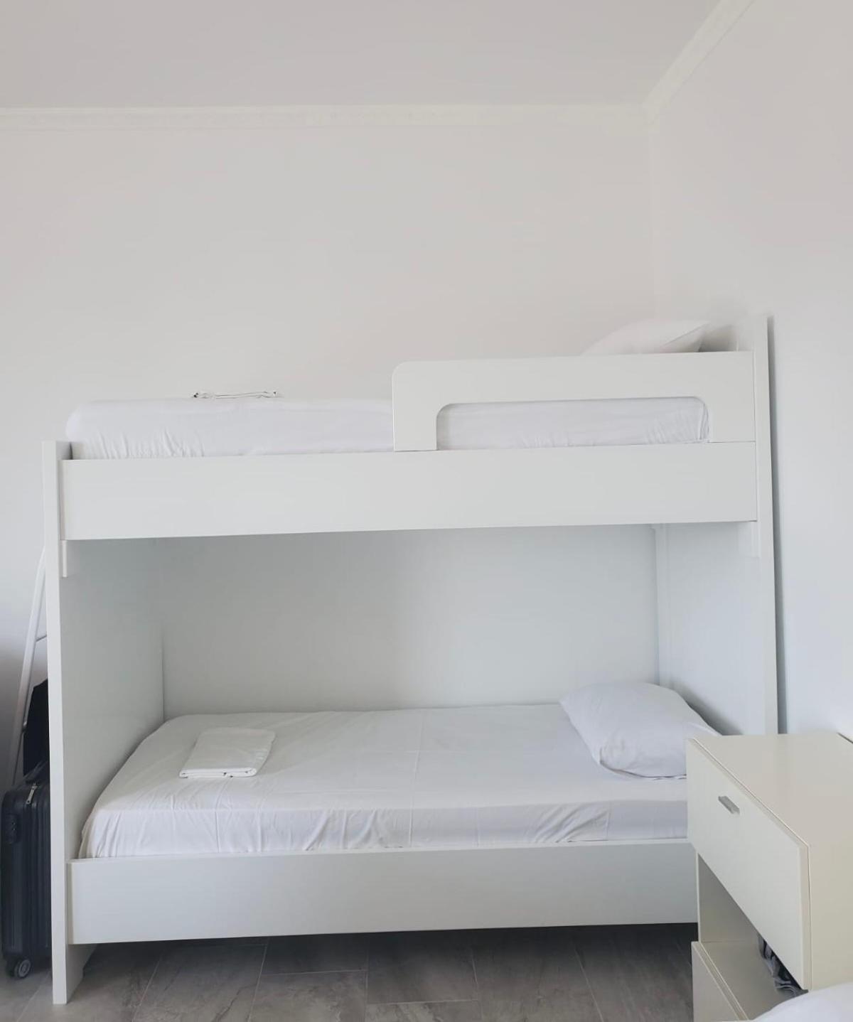 Luigi S Fairyview Apartment ساراندا المظهر الخارجي الصورة