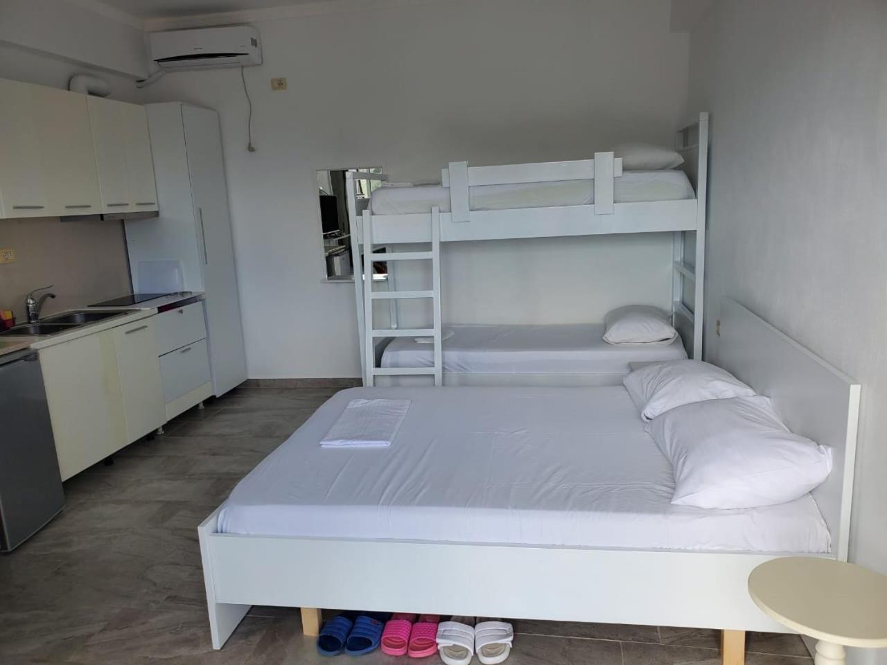 Luigi S Fairyview Apartment ساراندا المظهر الخارجي الصورة