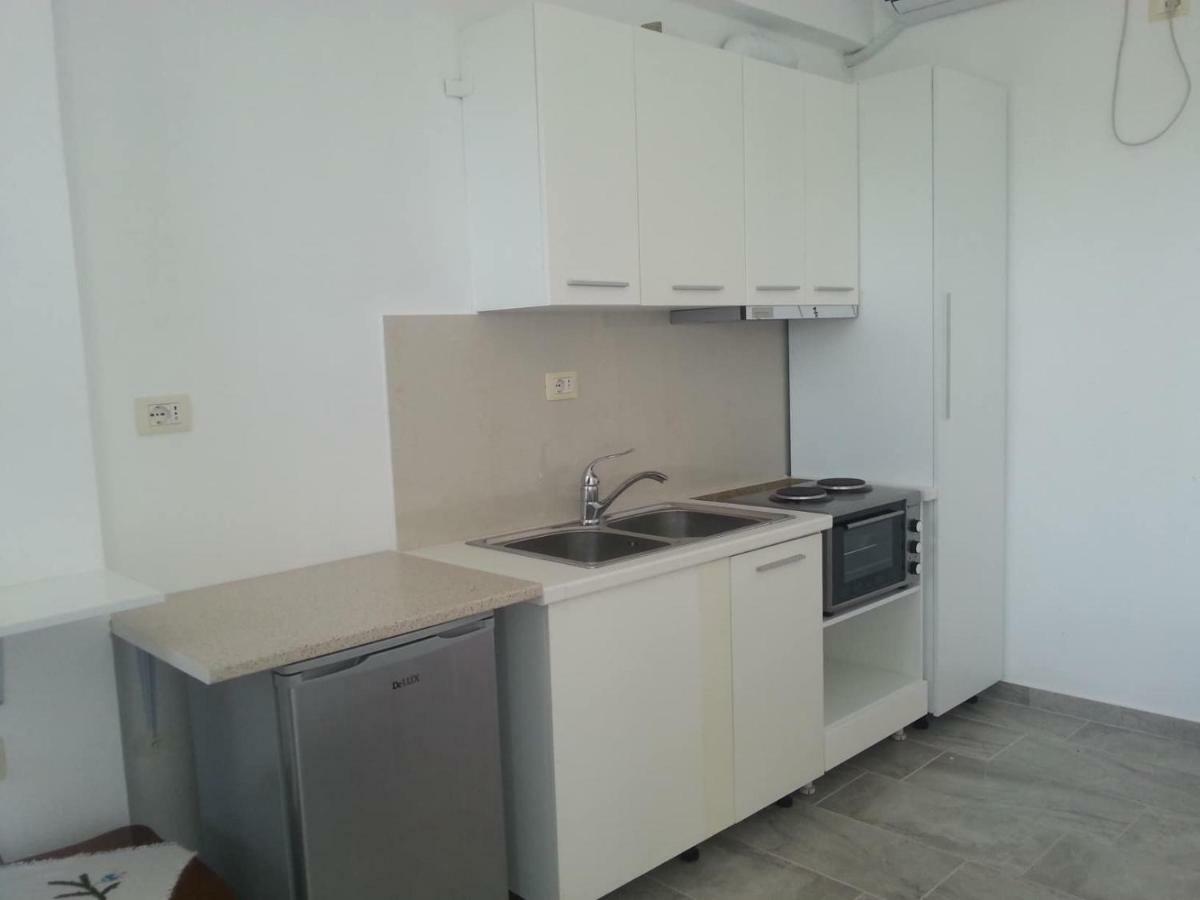 Luigi S Fairyview Apartment ساراندا المظهر الخارجي الصورة