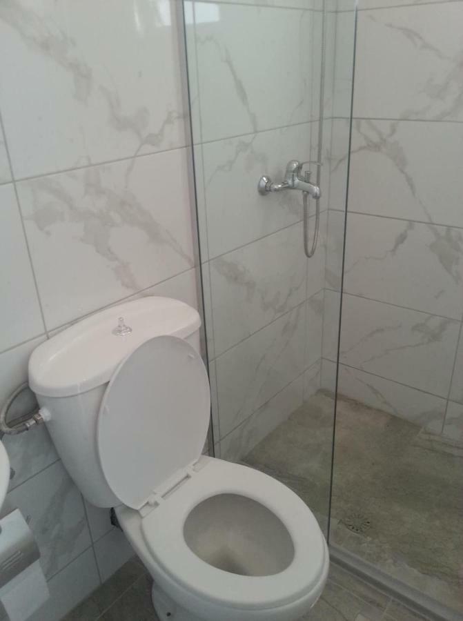 Luigi S Fairyview Apartment ساراندا المظهر الخارجي الصورة